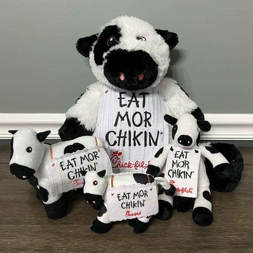 Chick-fil-A Cows Promo Plush Set of 4 Eat Mor Chikin Stuffed Animal Black White